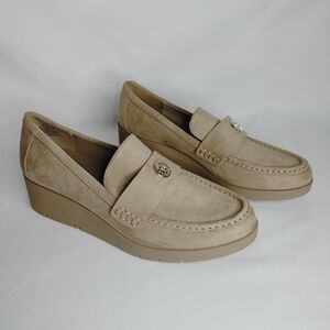 Anne Klein Wedge Loafers Beige Suede Look Slip On Comfort Shoes Size 10